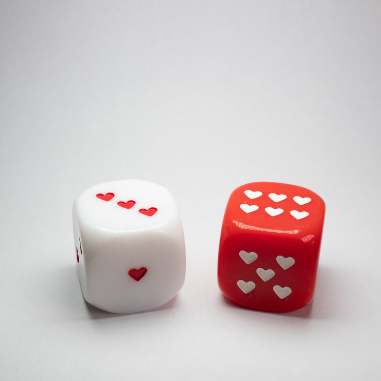 Red and White Heart 25mm D6 Pack of 2